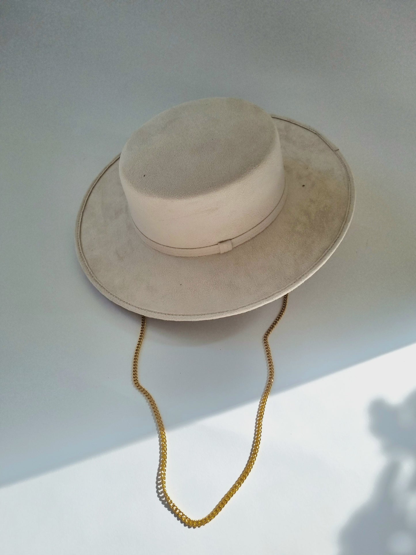 Luna - Gouden ketting (meerdere kleuren) - Premium Custom Hat from Blue Monkey - Just $129.95! Shop now at BLUE MONKEY