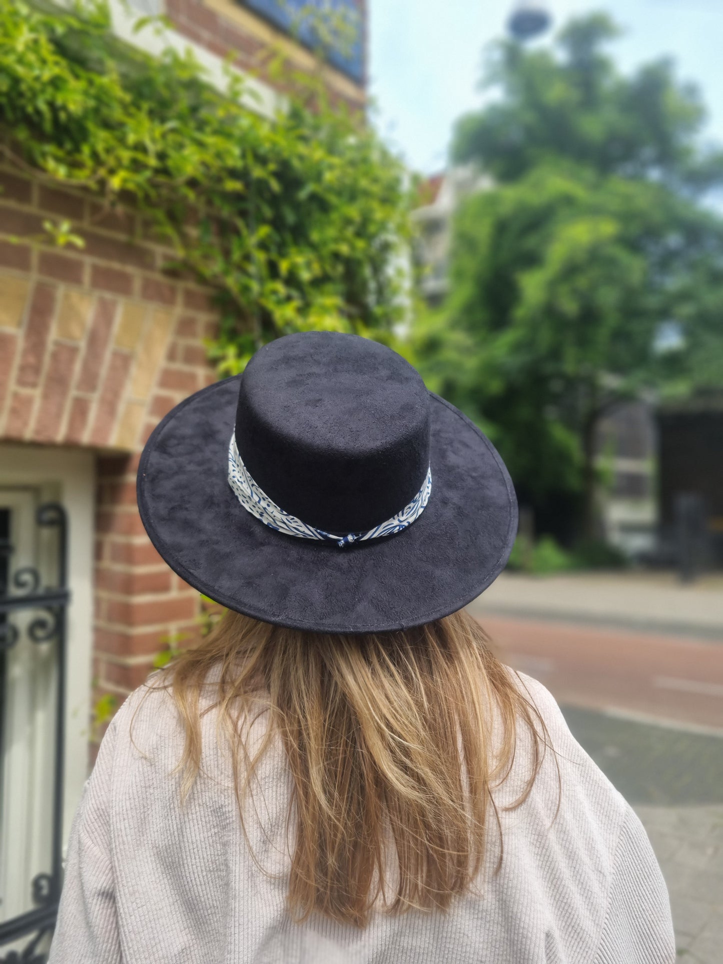 Luna - Zwart / Blauw - Premium Hoed from Blue Monkey - Just $89.95! Shop now at BLUE MONKEY