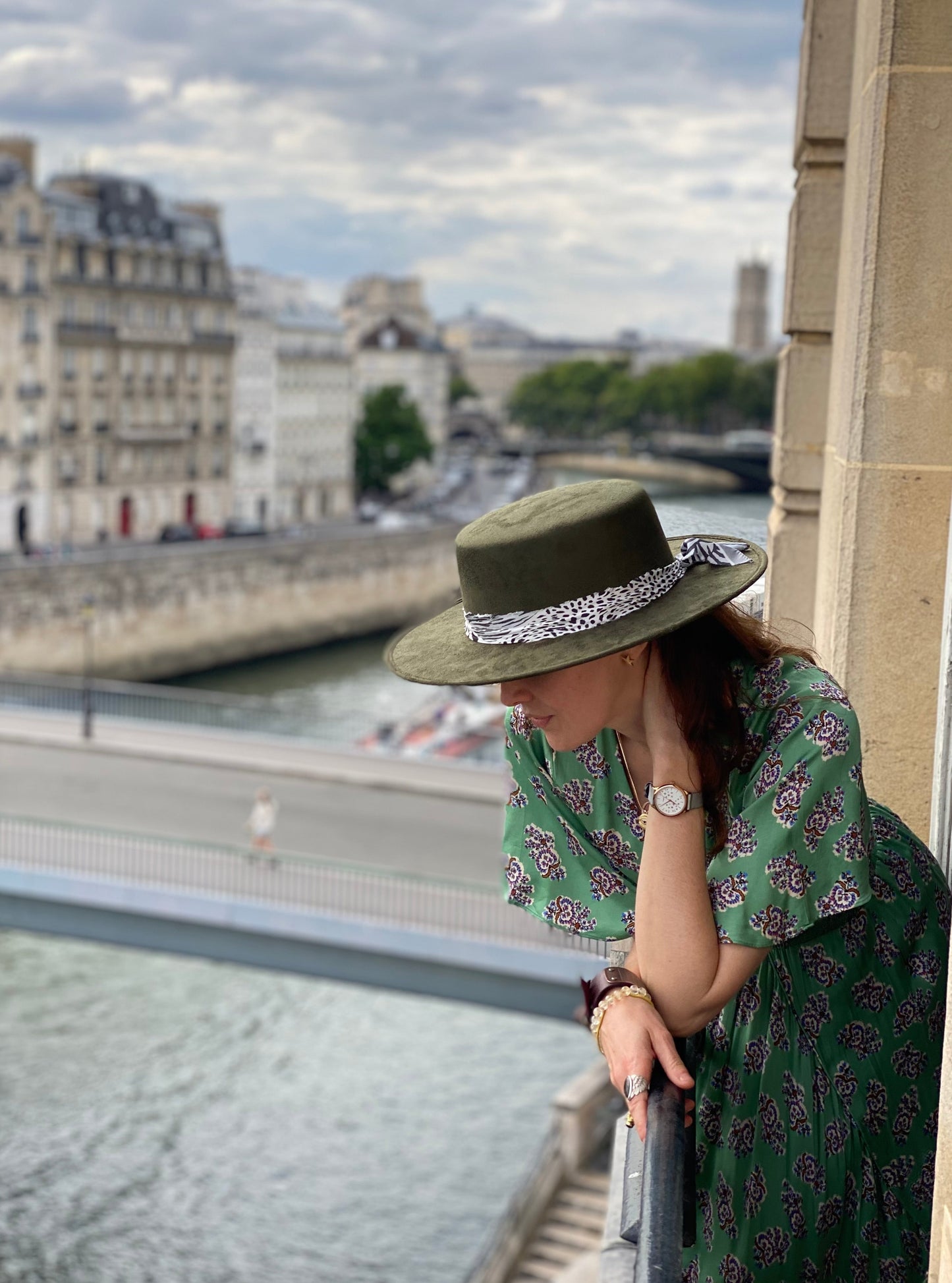 Luna - Olijf groen - Premium Customized Hat from Blue Monkey - Just $94.95! Shop now at BLUE MONKEY